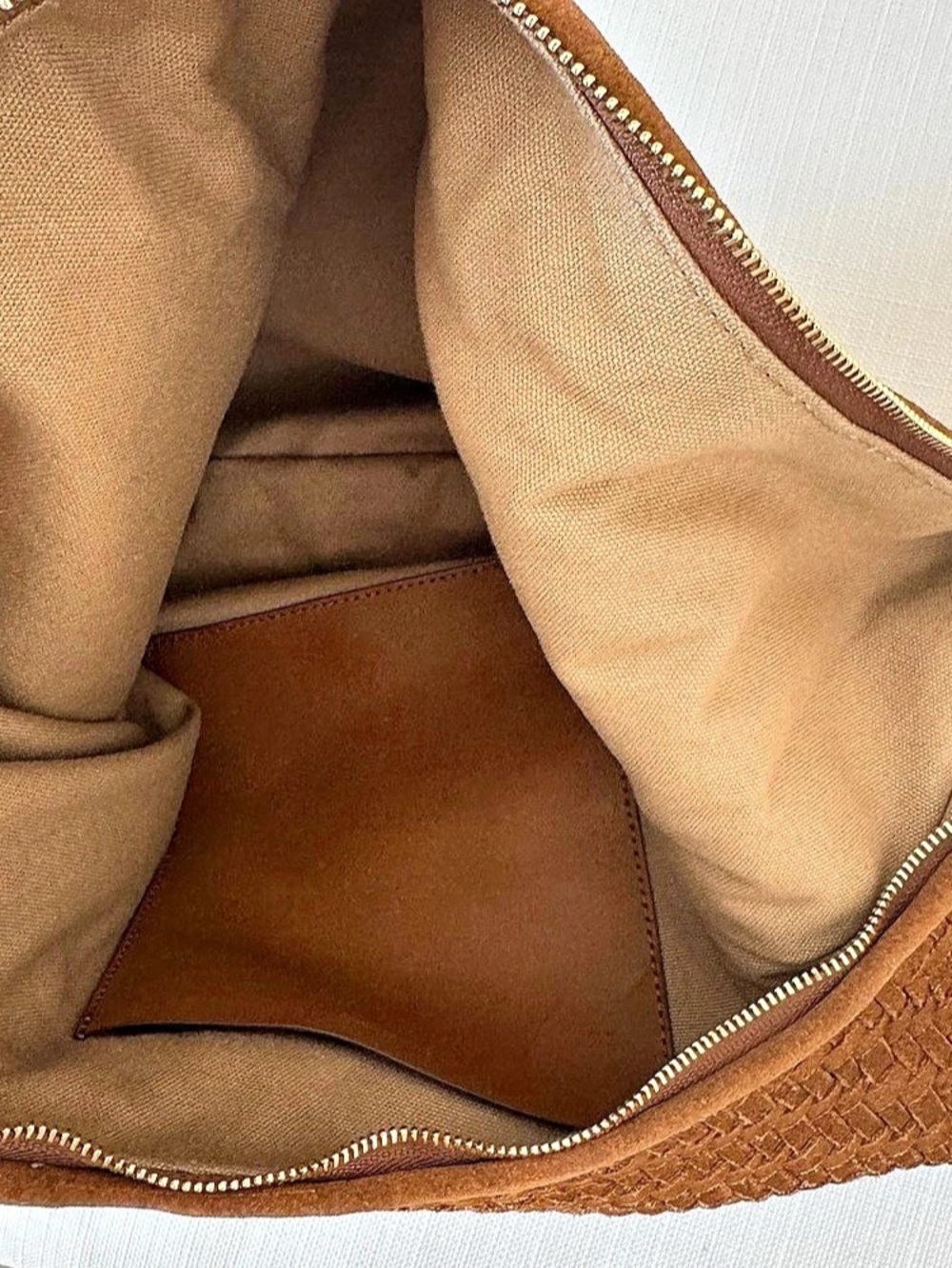 Madewell The Essential Curve Shoulder Bag in Handwoven Suede Brown - Picture 4 of 5